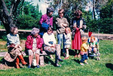 Photograph, Peter Bassett-Smith, Unveiling ceremony of the Memorial Plaque at corner of Main Road and Pitt Street, Eltham commemorating the 20th Anniversary of Eltham District Historical Society, 10 October 1987, 10/10/1987