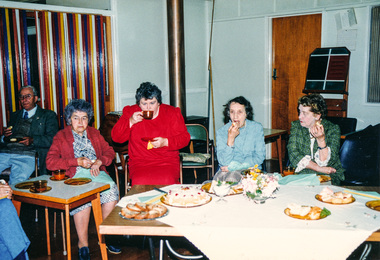 Photograph, Peter Bassett-Smith, 20th Anniversary of Eltham District Historical Society, afternoon tea in Senior Citizens' Centre, 10 October 1987, 10/10/1987