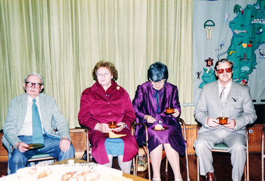 Photograph, Peter Bassett-Smith, 20th Anniversary of Eltham District Historical Society, afternoon tea in Senior Citizens' Centre, 10 October 1987, 10/10/1987
