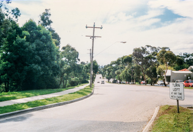 Photograph, Looking north along Bridge Street, Eltham from Main Road; 15 April 1989, 15/04/1989