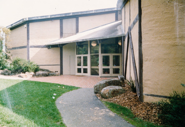 Photograph, Eltham Community Centre; 15 April 1989, 15/04/1989