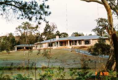 Photograph, 35 Cleveland Avenue, Lower Plenty, 6 March 1990, 06/03/1990