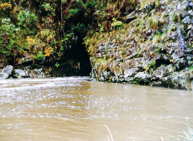 Photograph, Pound Bend tunnel, Warrandyte, Warrandyte Mystery Tour, 29 May 1994, 29/05/1994