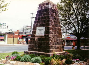 Photograph, Major Mitchell Monument, Nagambie, 9 October 1994, 09/10/1994