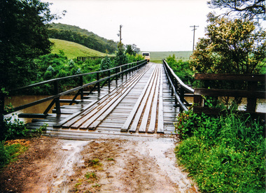 Photograph, Henley Bridge, Spring Excursion, Exploring the Upper Yarra, 22 October 1995, 22/10/1995