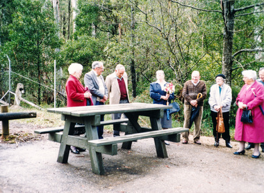 Photograph, Dedication of picnic table at Wilks Creek Bridge, Marysville by Marysville Historical Society, 13 October 1993, 13/10/1993