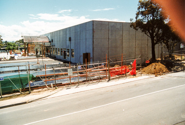 Photograph, Doug Orford, New Safeway Supermarket construction site, Arthur Street, Eltham, c.October 2000, 2000