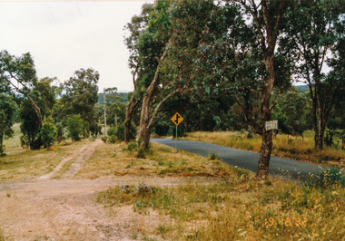 Photograph, Ingrams Road looking north to Allendale Road, Research, 19 December 1992, 19/12/1992