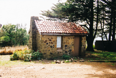 Photograph, Caretaker's Hut, War Memorial Tower, Kangaroo Ground, built 1927