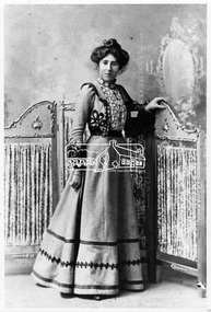 Photograph, Ada Alice Hurst, 1900