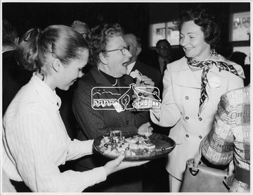 Photograph, Early Residents' Reunion, Shire of Eltham Centenary Celebrations, 8 Aug 1971