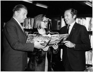 Photograph, Opening of Eltham Library, 17 Aug 1971