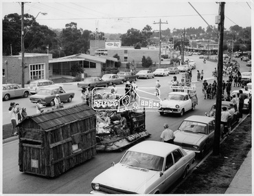 Photograph, Procession of Floats in Main Road Eltham, 10 Apr 1971