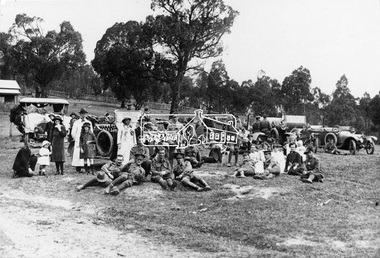 Photograph, Returned soldiers picnic, Police Paddocks, Queenstown, c.1916
