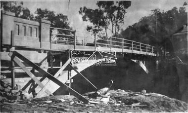 Photograph, Hurstbridge - Construction of new bridge