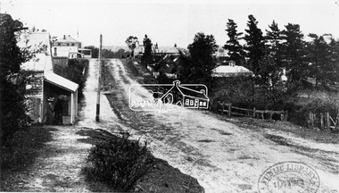 Photograph, View in Eltham looking south along Main road from Bridge Street, 1902