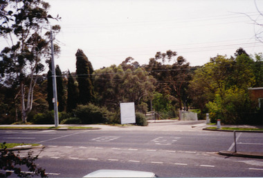 Photograph, Notice of Application for Planning Permit for the site of the former Shire of Eltham Office, 895 Main Road, Eltham, c.August 1996, Aug 1996