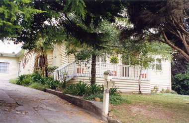 Photograph, Margaret Ball, 87 Pitt Street, Eltham, c. June 1999, 1999