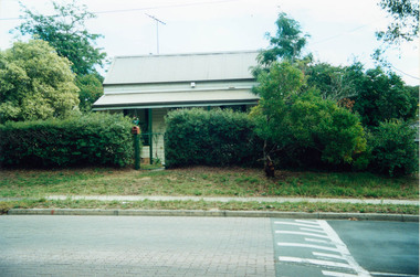 Photograph, Margaret Ball, 9 Bible Street (northwest corner of Napoleon and Bible Streets), Eltham, c.1999, 1999