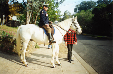 Photograph, Margaret Ball, Jock Read outside home, 54 Henry Street, Eltham, c.Anzac Day 2000, 25 Apr 2000