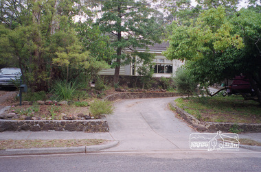 Photograph, Margaret Ball, 22 Taylor Street, Eltham, Nov-Dec 1999, 1999