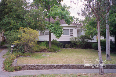 Photograph, Margaret Ball, 26 Taylor Street, Eltham, Nov-Dec 1999, 1999