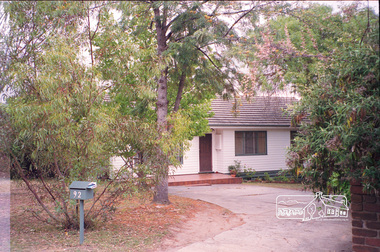 Photograph, Margaret Ball, 92 Bridge Street, Eltham, Nov-Dec 1999, 1999