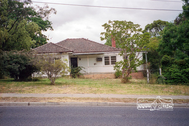Photograph, Margaret Ball, 74 Bridge Street, Eltham, Nov-Dec 1999 now part of units 72-74 Bridge Street, 1999