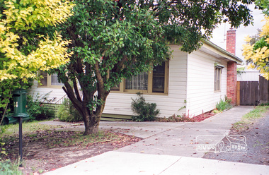 Photograph, Margaret Ball, 44 John Street, Eltham, Nov-Dec 1999, 1999