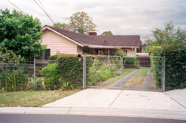 Photograph, Margaret Ball, 40 John Street, Eltham, Nov-Dec 1999, 1999