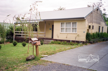 Photograph, Margaret Ball, 11 John Street, Eltham, Nov-Dec 1999, 1999