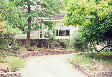 Photograph, Margaret Ball, 22 Taylor Street, Eltham, Nov-Dec 1999, 1999
