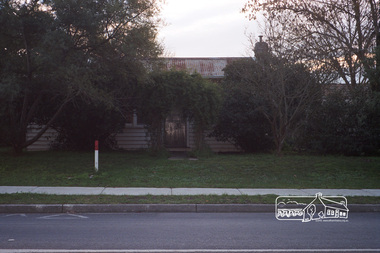 Photograph, Margaret Ball, 33 Arthur Street (northwest corner Arthur and Bible Streets), Eltham, June 1999, 1999