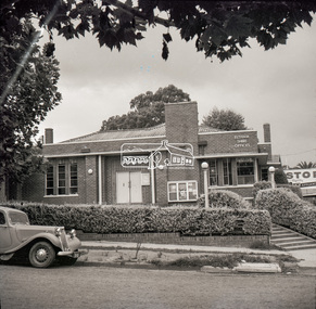 Negative - Photograph, Peter Bassett-Smith (poss), Shire of Eltham Office and Hall, cnr Main Road and Arthur Street, Eltham, c.1961