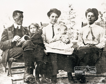 Negative - Photograph, Osborne family, Warrandyte, c.1909