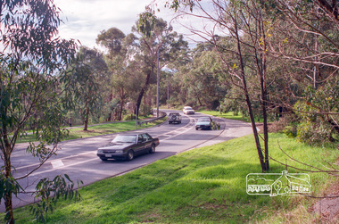 Photograph, Main Road looking north just north of Antoinette Boulevard Eltham, c.May 2001