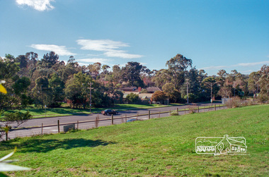 Photograph, Fitzsimons Lane Reserve bounded by Main Road, Bolton Street and Fitzsimons Lane, Eltham, c.May 2001