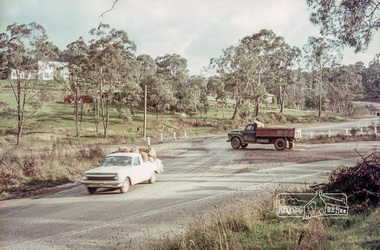 Photograph, Russell Yeoman, Intersection of Fitzsimons Lane with Main Road, Eltham, c.1969, 1969c