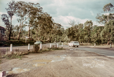 Photograph, Russell Yeoman, Intersection of Fitzsimons Lane with Main Road, Eltham, c.1969, 1969c