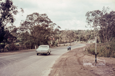 Photograph, Russell Yeoman, Intersection of Fitzsimons Lane with Main Road, Eltham, c.1969, 1969c