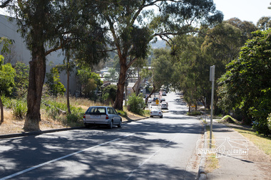 Photograph, Peter Pidgeon, Brougham Street, Eltham, looking east from intersection with Bolton Street, 13 November 2017, 13/11/2017
