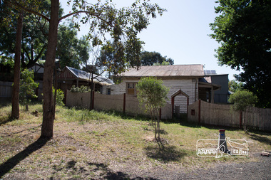 Photograph, Peter Pidgeon, Derelict house, 528 Main Road, Eltham, 13 November 2017, 13/11/2017
