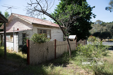 Photograph, Peter Pidgeon, Derelict house, 528 Main Road, Eltham, 13 November 2017, 13/11/2017