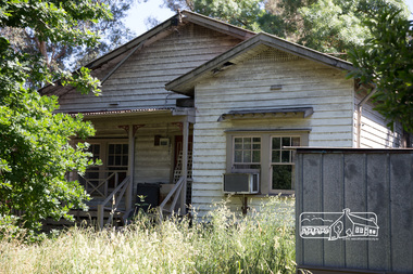 Photograph, Peter Pidgeon, Derelict house, 528 Main Road, Eltham, 13 November 2017, 13/11/2017