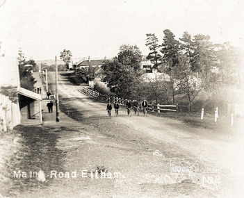 Photograph postcard, Main Road, Eltham