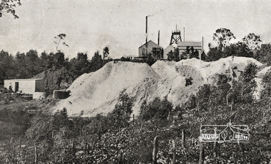 Photograph postcard, Diamond Creek Mine; postcard dated 1 March 1913
