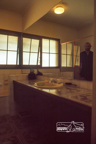 Photograph, Peter Vermey in bathroom, April 1980