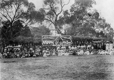 Photograph, Queenstown (St. Andrews); sports meeting Easter Monday on the Football reserve, c.1910