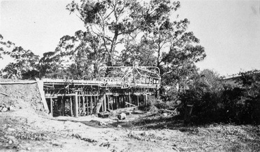 Negative - Photograph, Construction of the new concrete bridge over the Diamond Creek on Main Road, Eltham, c.May 1926