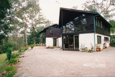 Photograph, Gayle Blackwood, Le Gallienne House, 12 Yarra Braes Road, Eltham